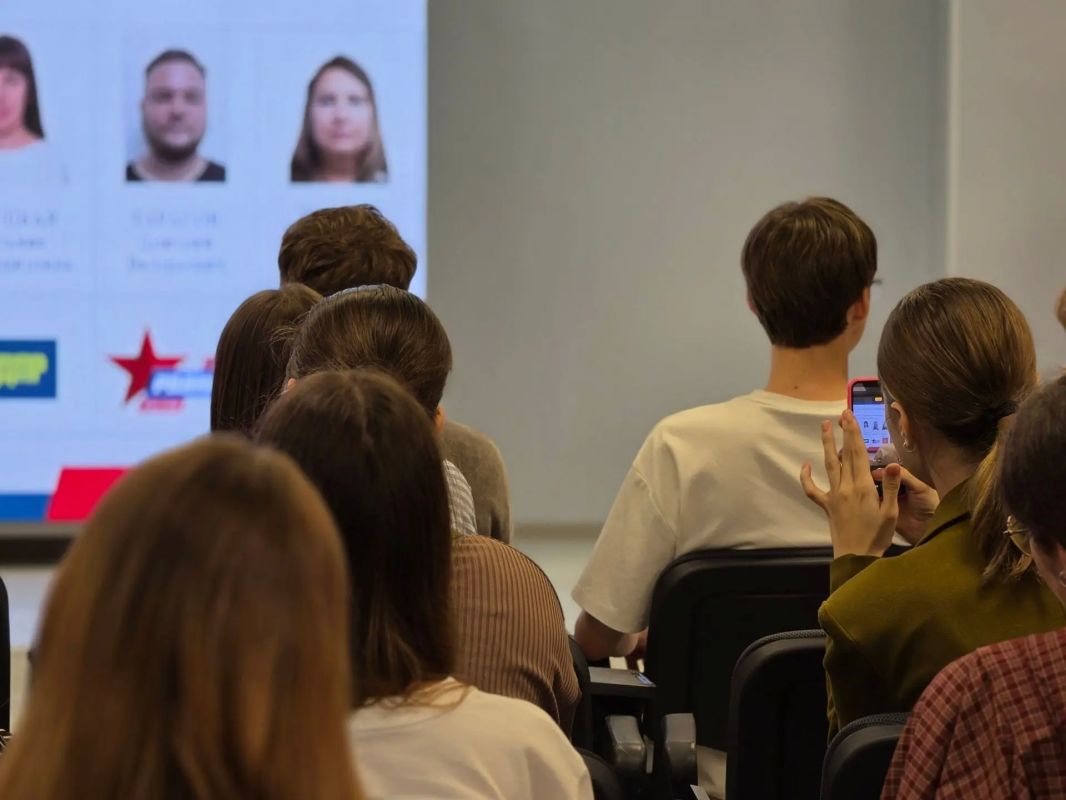 Сегодняшняя встреча со студентами получилась по-настоящему живой Сегодняшняя встреча со студентами получилась по-настоящему живой