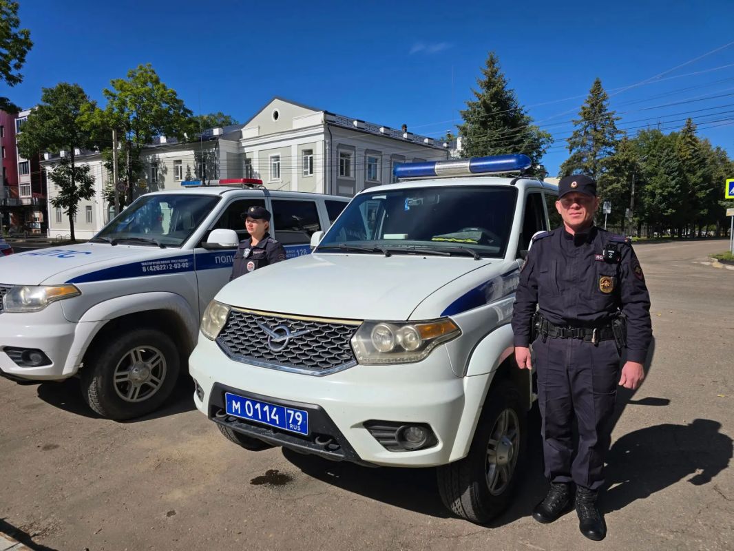 Сегодня в Биробиджане состоялся гарнизонный развод строевых подразделений Сегодня в Биробиджане состоялся гарнизонный развод строевых подразделений