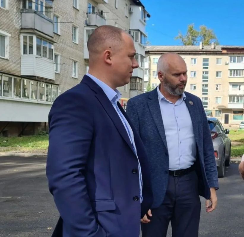 Продолжаем приводить в порядок междворовые проезды в городе Продолжаем приводить в порядок междворовые проезды в городе
