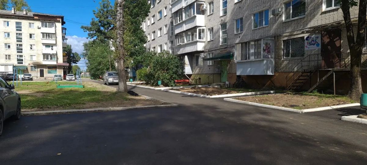 Продолжаем приводить в порядок междворовые проезды в городе Продолжаем приводить в порядок междворовые проезды в городе