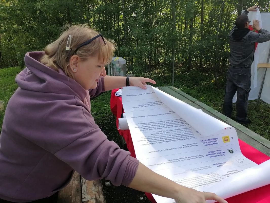 В Хабаровске началось досрочное голосование на удалённых территориях на выборах депутатов в Госдуму - первыми проголосуют жители п. Уссурийский на Большом Уссурийском острове на Амуре В Хабаровске началось досрочное голосование на удалённых территориях на выборах депутатов в Госдуму - первыми проголосуют жители п. Уссурийский на Большом Уссурийском острове на Амуре
