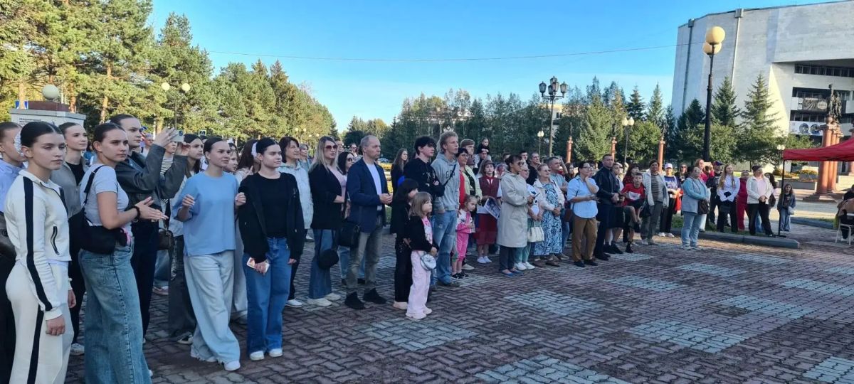 Поощрил победителей конкурса «Пятерки любимому городу» Поощрил победителей конкурса «Пятерки любимому городу»