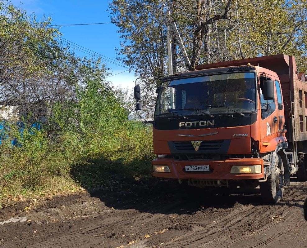 В Биробиджане продолжают обновлять дорожную сеть В Биробиджане продолжают обновлять дорожную сеть