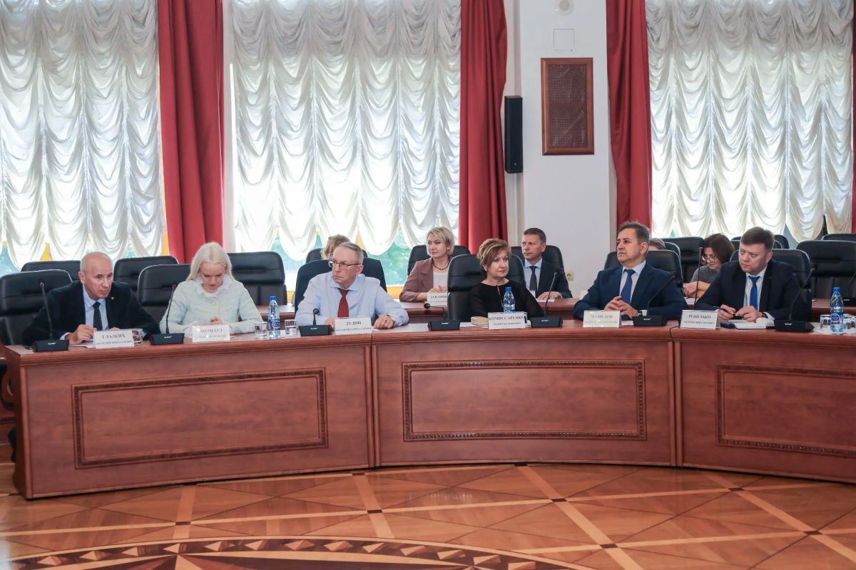 Состоялось внеочередное заседание парламента ЕАО Состоялось внеочередное заседание парламента ЕАО