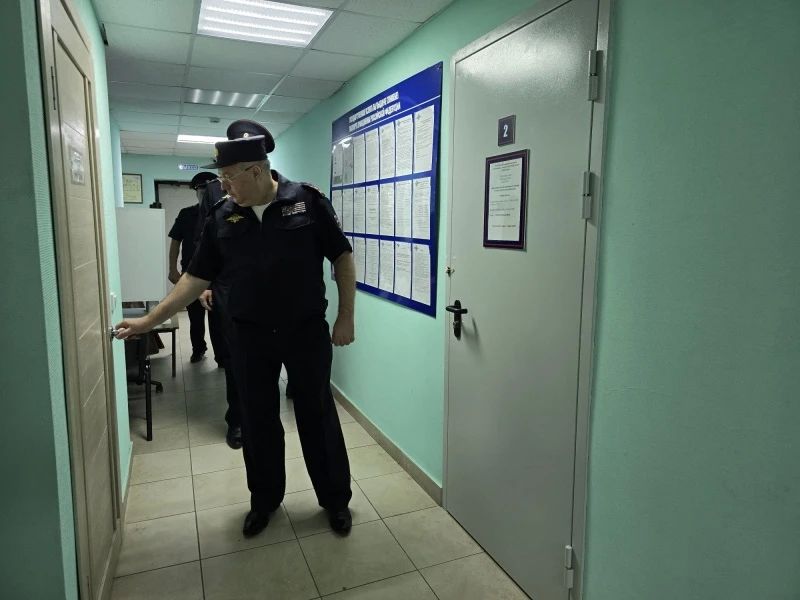 Начальник УМВД России по ЕАО Геннадий Березин совершил выезд в Межмуниципальный отдел МВД России «Ленинский» и районное отделение полиции в селе Амурзет Начальник УМВД России по ЕАО Геннадий Березин совершил выезд в Межмуниципальный отдел МВД России «Ленинский» и районное отделение полиции в селе Амурзет
