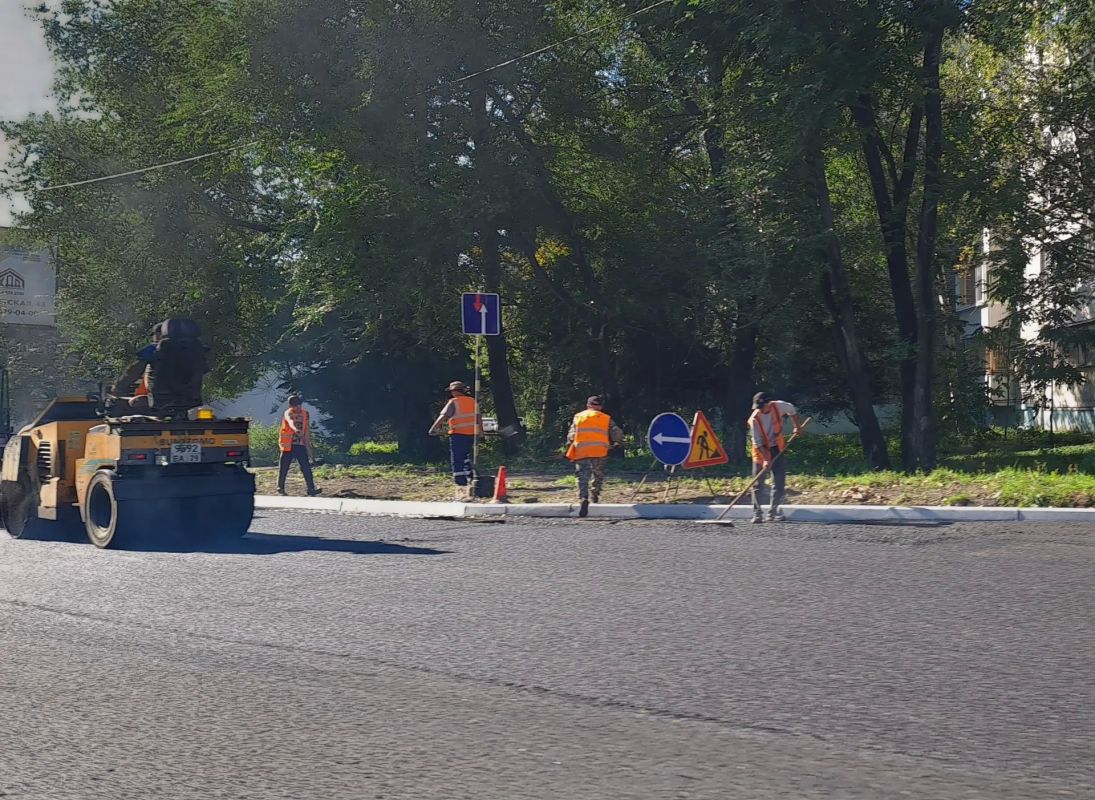 В Биробиджане продолжают обновлять дорожную сеть В Биробиджане продолжают обновлять дорожную сеть