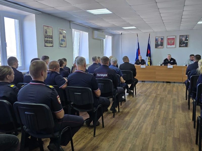 Начальник УМВД России по ЕАО Геннадий Березин совершил выезд в Межмуниципальный отдел МВД России «Ленинский» и районное отделение полиции в селе Амурзет