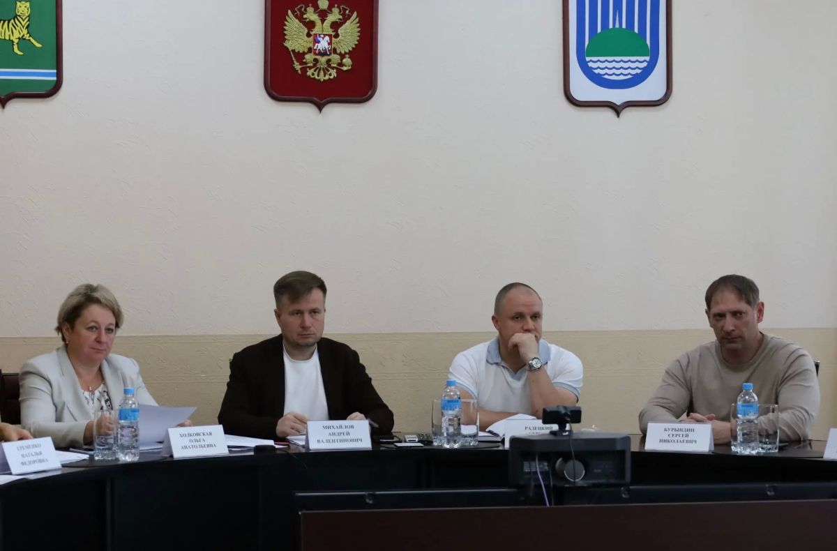 В мэрии Биробиджана обсудили готовность избирательных участков к выборам В мэрии Биробиджана обсудили готовность избирательных участков к выборам