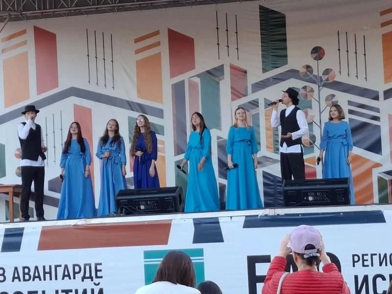 Рош а-Шана в Биробиджане: праздник, который согрел сердца! В субботу город окунулся в особую атмосферу: арт-проект «Вечерний Биробиджан» был посвящён еврейскому Новому году Рош а-Шана Рош а-Шана в Биробиджане: праздник, который согрел сердца! В субботу город окунулся в особую атмосферу: арт-проект «Вечерний Биробиджан» был посвящён еврейскому Новому году Рош а-Шана