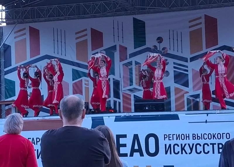 Рош а-Шана в Биробиджане: праздник, который согрел сердца! В субботу город окунулся в особую атмосферу: арт-проект «Вечерний Биробиджан» был посвящён еврейскому Новому году Рош а-Шана Рош а-Шана в Биробиджане: праздник, который согрел сердца! В субботу город окунулся в особую атмосферу: арт-проект «Вечерний Биробиджан» был посвящён еврейскому Новому году Рош а-Шана
