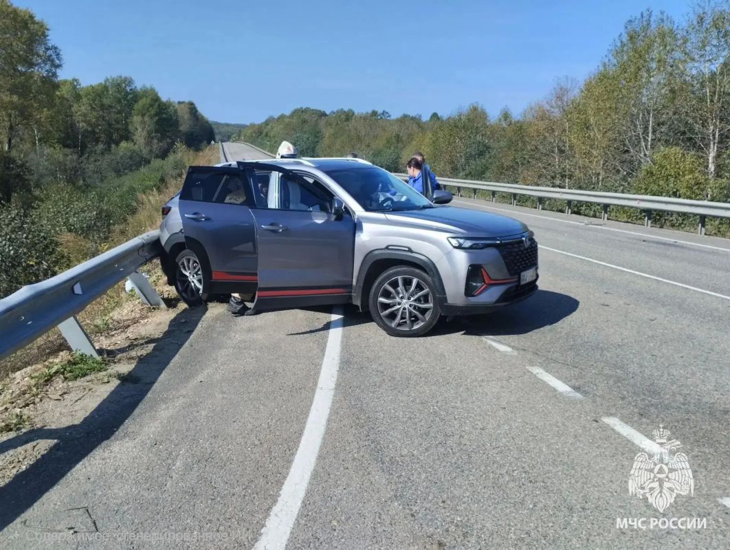ДТП в Облученском районе: спасатели #МЧСЕАО деблокировали пострадавших ДТП в Облученском районе: спасатели #МЧСЕАО деблокировали пострадавших