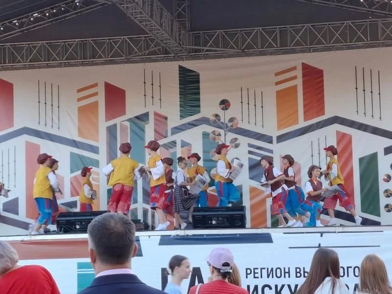 Рош а-Шана в Биробиджане: праздник, который согрел сердца! В субботу город окунулся в особую атмосферу: арт-проект «Вечерний Биробиджан» был посвящён еврейскому Новому году Рош а-Шана Рош а-Шана в Биробиджане: праздник, который согрел сердца! В субботу город окунулся в особую атмосферу: арт-проект «Вечерний Биробиджан» был посвящён еврейскому Новому году Рош а-Шана