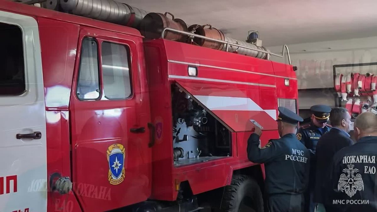 Начальник ГУ МЧС России по ЕАО Иван Копысов побывал на пожарных подразделениях области в с. Ленинске и с. Бирофельд