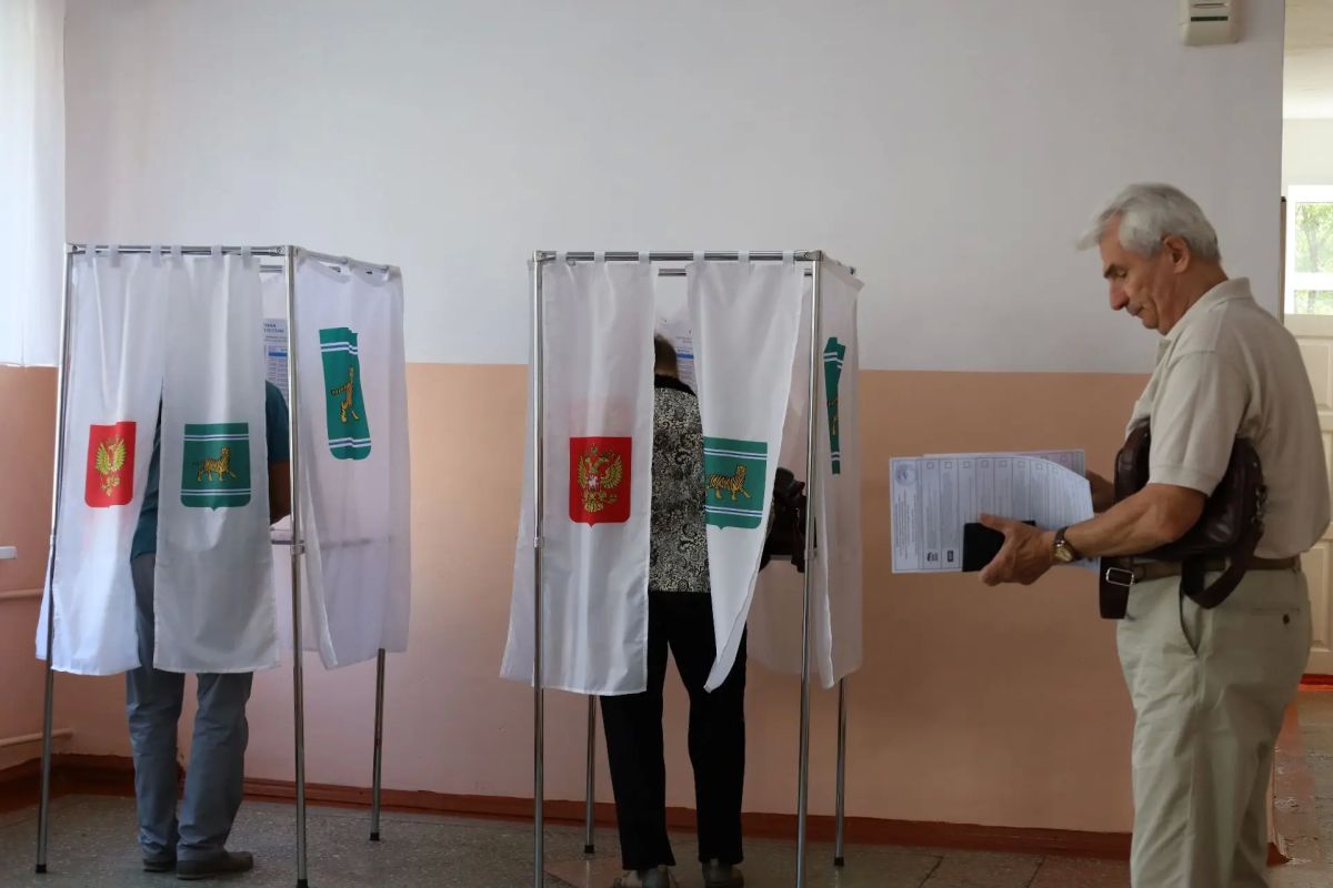 Продолжаются выборы депутатов Законодательного Собрания ЕАО и Государственной Думы РФ Продолжаются выборы депутатов Законодательного Собрания ЕАО и Государственной Думы РФ