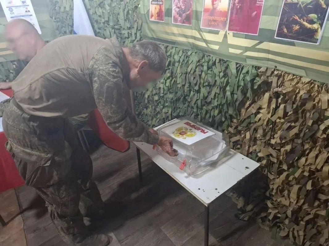 Бойцы 69й отдельной бригады прикрытия проголосовали на передовой Бойцы 69й отдельной бригады прикрытия проголосовали на передовой