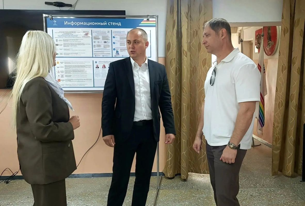 Биробиджан выбирает депутатов Законодательного Собрания ЕАО и Государственной Думы РФ Биробиджан выбирает депутатов Законодательного Собрания ЕАО и Государственной Думы РФ