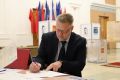 Заместитель председателя правительства ЕАО Сергей Бычков принял участие в голосовании на выборах