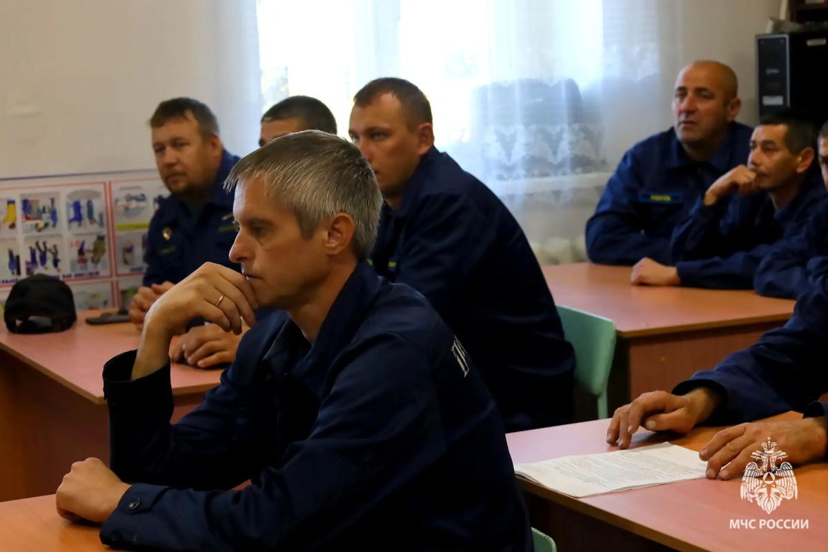 Начальник ГУ МЧС России по ЕАО Иван Копысов побывал на пожарных подразделениях области в с. Ленинске и с. Бирофельд Начальник ГУ МЧС России по ЕАО Иван Копысов побывал на пожарных подразделениях области в с. Ленинске и с. Бирофельд