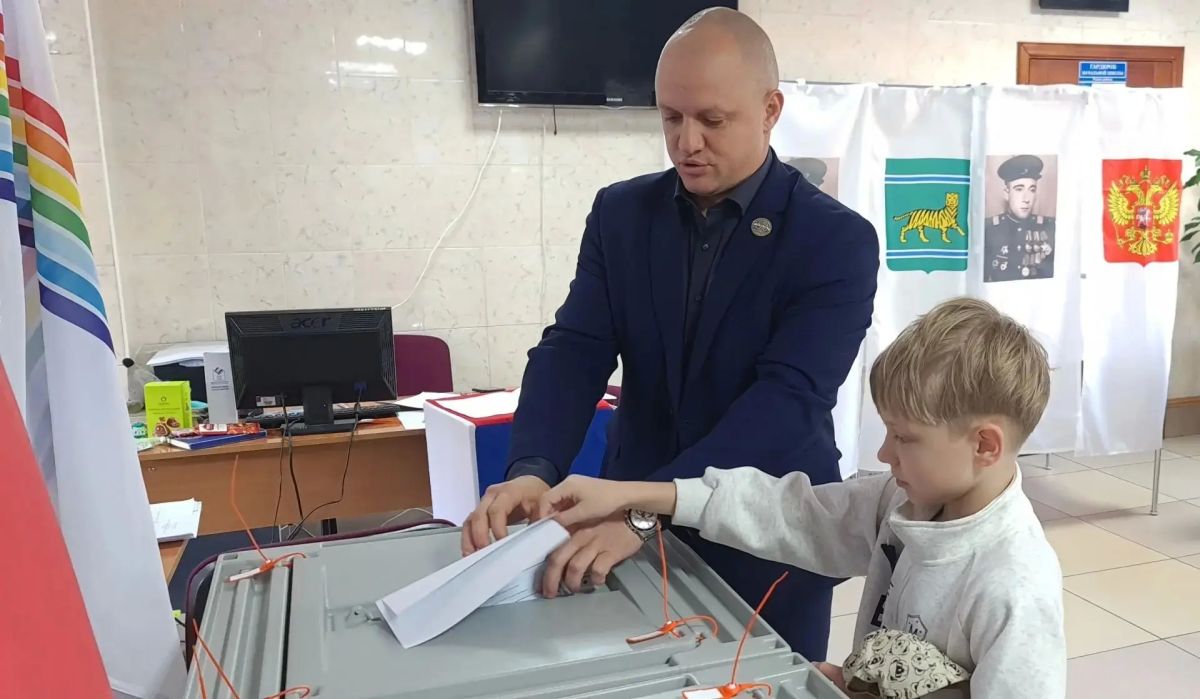 Свой выбор вместе с семьёй сделал председатель городской Думы Сергей Радецкий Свой выбор вместе с семьёй сделал председатель городской Думы Сергей Радецкий