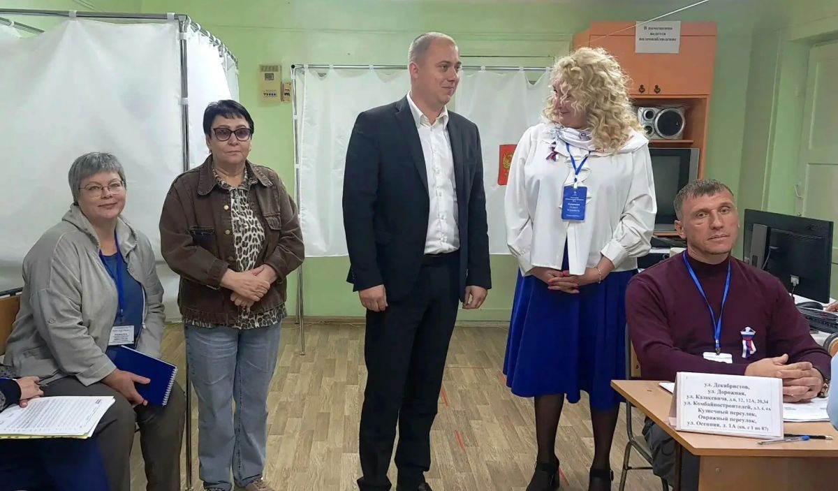 Биробиджан выбирает депутатов Законодательного Собрания ЕАО и Государственной Думы РФ Биробиджан выбирает депутатов Законодательного Собрания ЕАО и Государственной Думы РФ