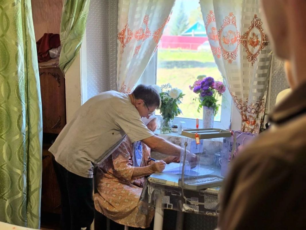 110-летняя Анастасия Батыченко проголосовала на дому: пример для всех поколений 110-летняя Анастасия Батыченко проголосовала на дому: пример для всех поколений