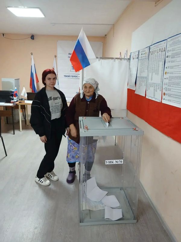 Волонтёры на выборах: помощь рядом Волонтёры на выборах: помощь рядом
