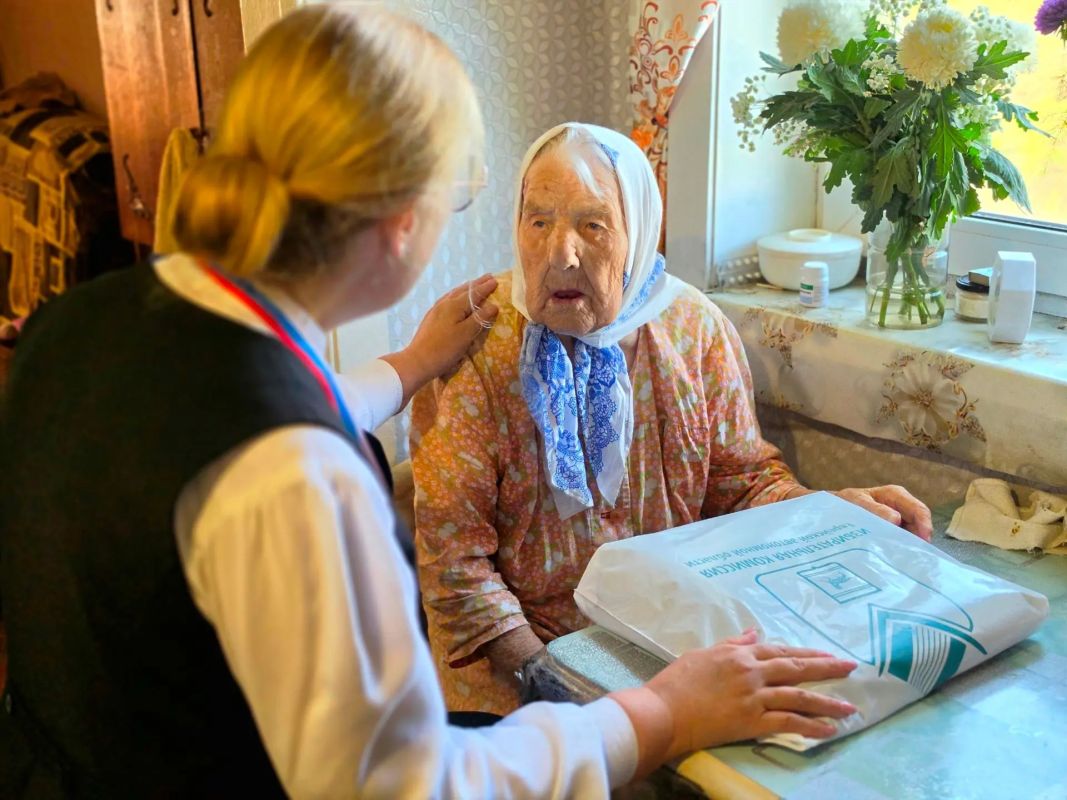 110-летняя Анастасия Батыченко проголосовала на дому: пример для всех поколений 110-летняя Анастасия Батыченко проголосовала на дому: пример для всех поколений