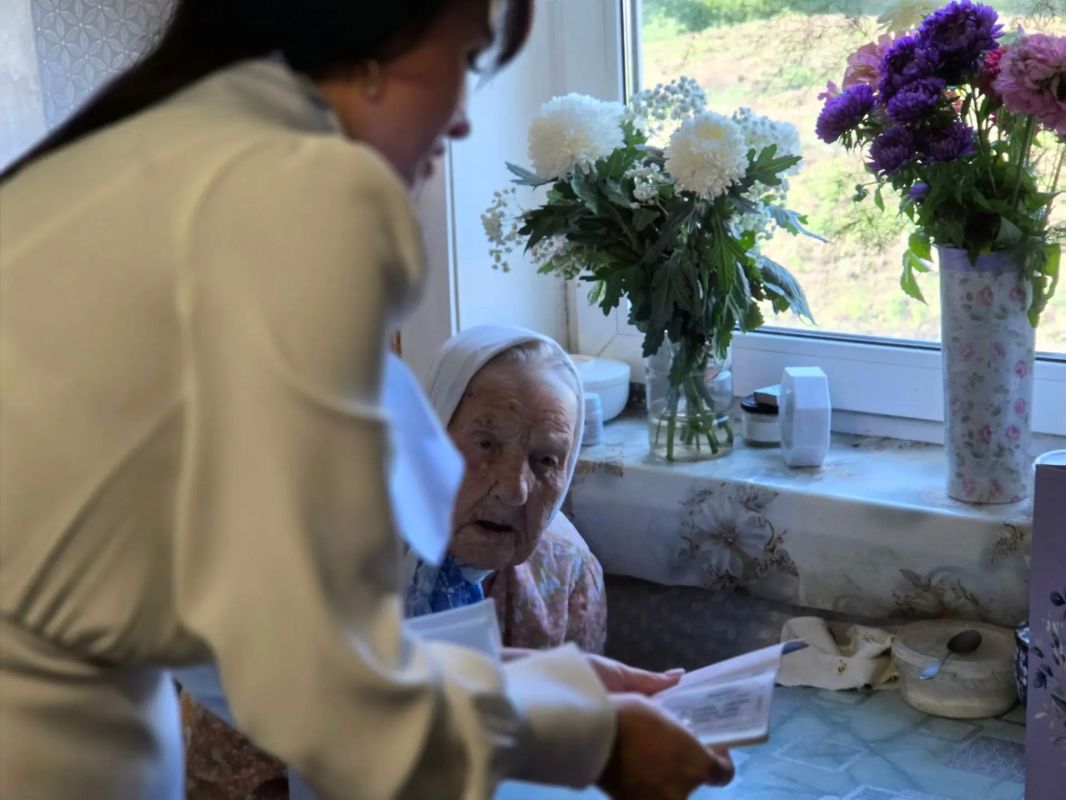 110-летняя Анастасия Батыченко проголосовала на дому: пример для всех поколений 110-летняя Анастасия Батыченко проголосовала на дому: пример для всех поколений