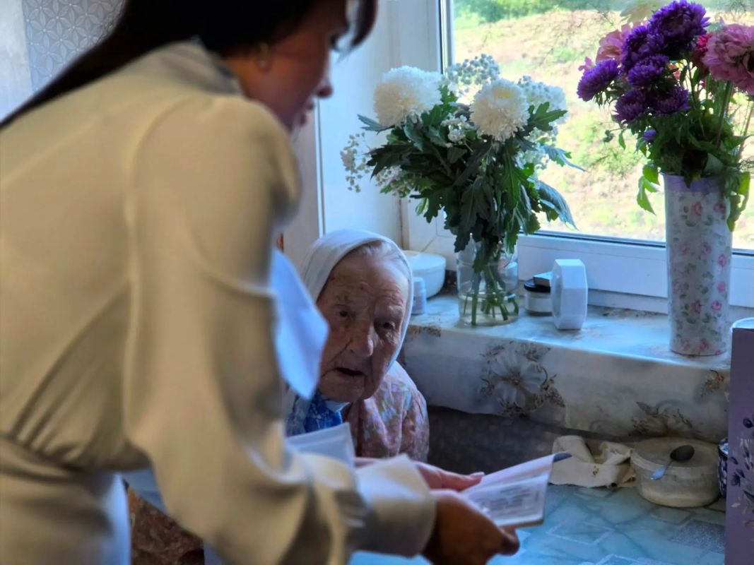 110-летняя Анастасия Батыченко проголосовала на дому: пример для всех поколений 110-летняя Анастасия Батыченко проголосовала на дому: пример для всех поколений