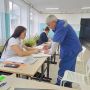 Второй день голосования начался с первых избирателей по всей области