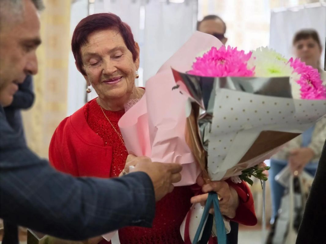 День юбилейных свадеб продолжается: ещё одна пара отметила 55 лет вместе на выборах День юбилейных свадеб продолжается: ещё одна пара отметила 55 лет вместе на выборах