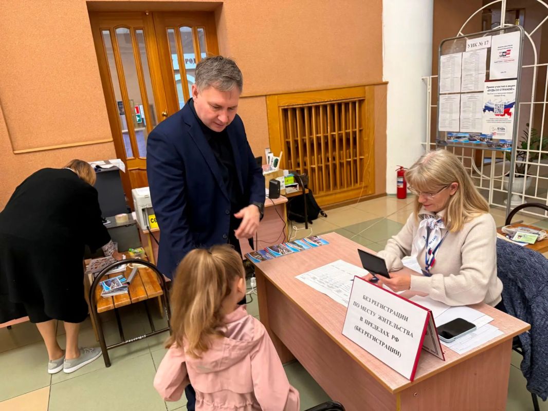 В ЕАО продолжается голосование: лидеры региона и общественники подают пример активной гражданской позиции В ЕАО продолжается голосование: лидеры региона и общественники подают пример активной гражданской позиции