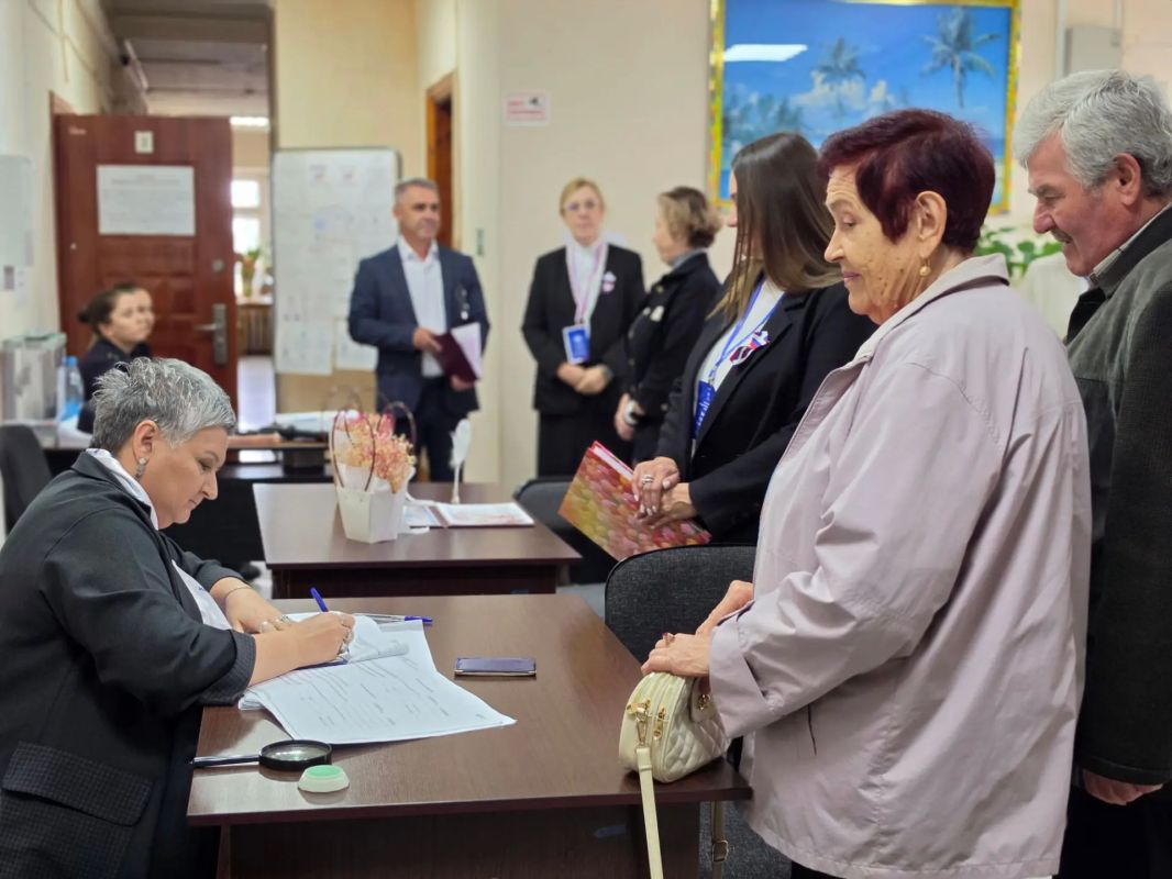 День юбилейных свадеб продолжается: ещё одна пара отметила 55 лет вместе на выборах День юбилейных свадеб продолжается: ещё одна пара отметила 55 лет вместе на выборах