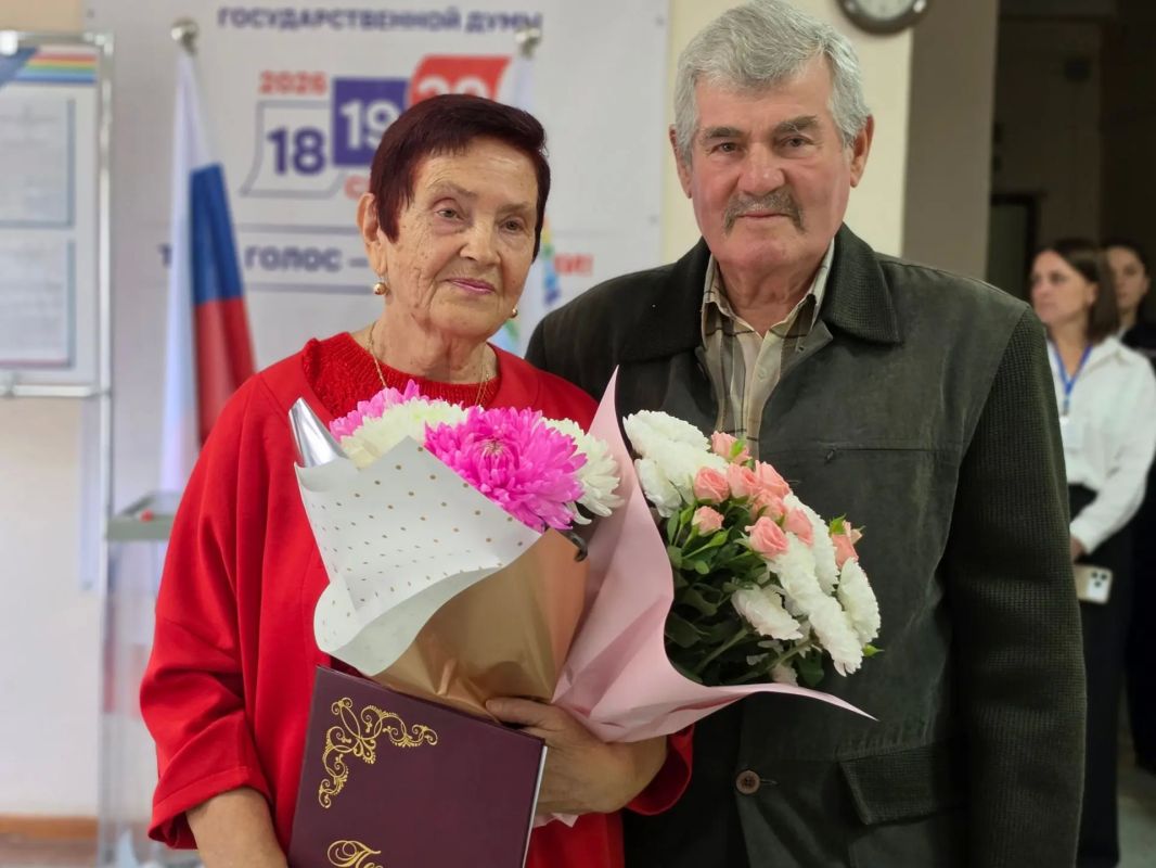 День юбилейных свадеб продолжается: ещё одна пара отметила 55 лет вместе на выборах День юбилейных свадеб продолжается: ещё одна пара отметила 55 лет вместе на выборах