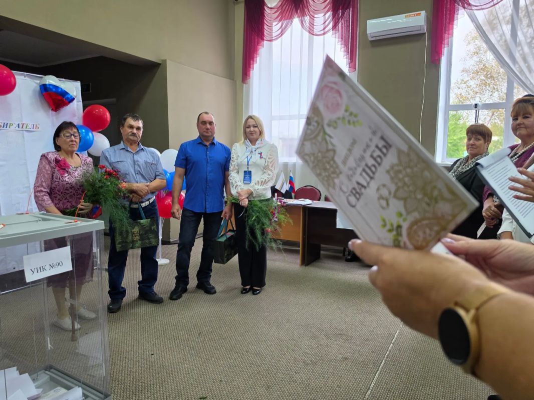 Семья — главная ценность: в селе Биджан поздравили династию Щегловых Семья — главная ценность: в селе Биджан поздравили династию Щегловых