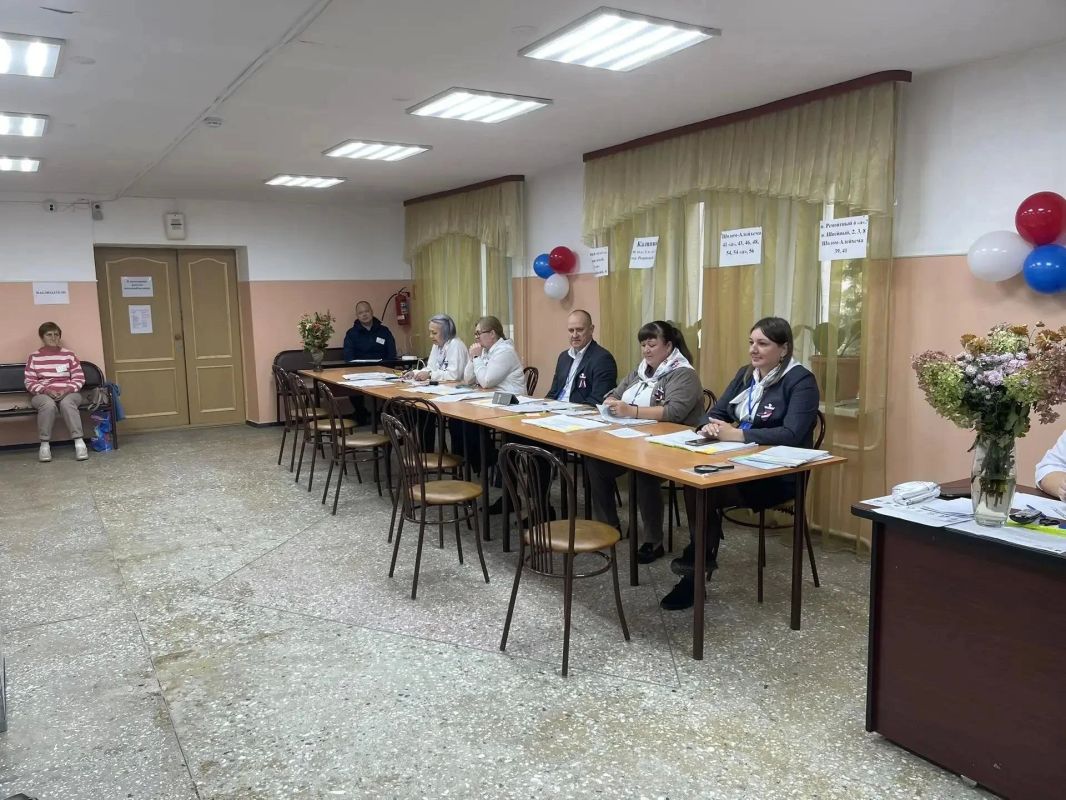 Голосование в ЕАО идёт штатно: председатель Общественной палаты региона проверил работу участков Голосование в ЕАО идёт штатно: председатель Общественной палаты региона проверил работу участков