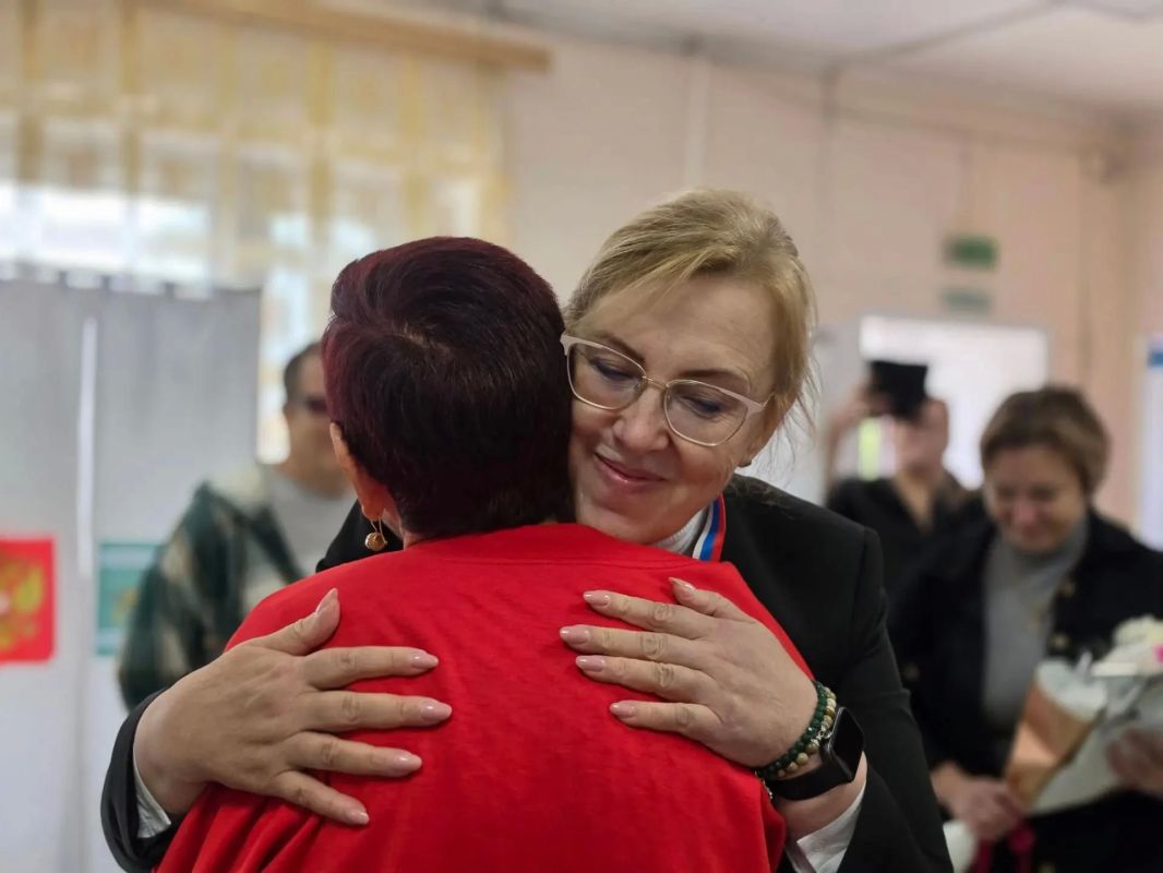 "Изумрудную" свадьбу отметила на избирательном участке супружеская пара из ЕАО "Изумрудную" свадьбу отметила на избирательном участке супружеская пара из ЕАО