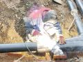 На магистральном трубопроводе в районе детской колонии обнаружен порыв