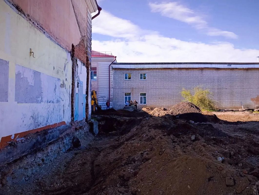 Капитальный ремонт школы имени Пришкольника продолжается в с. Валдгейм ЕАО Капитальный ремонт школы имени Пришкольника продолжается в с. Валдгейм ЕАО