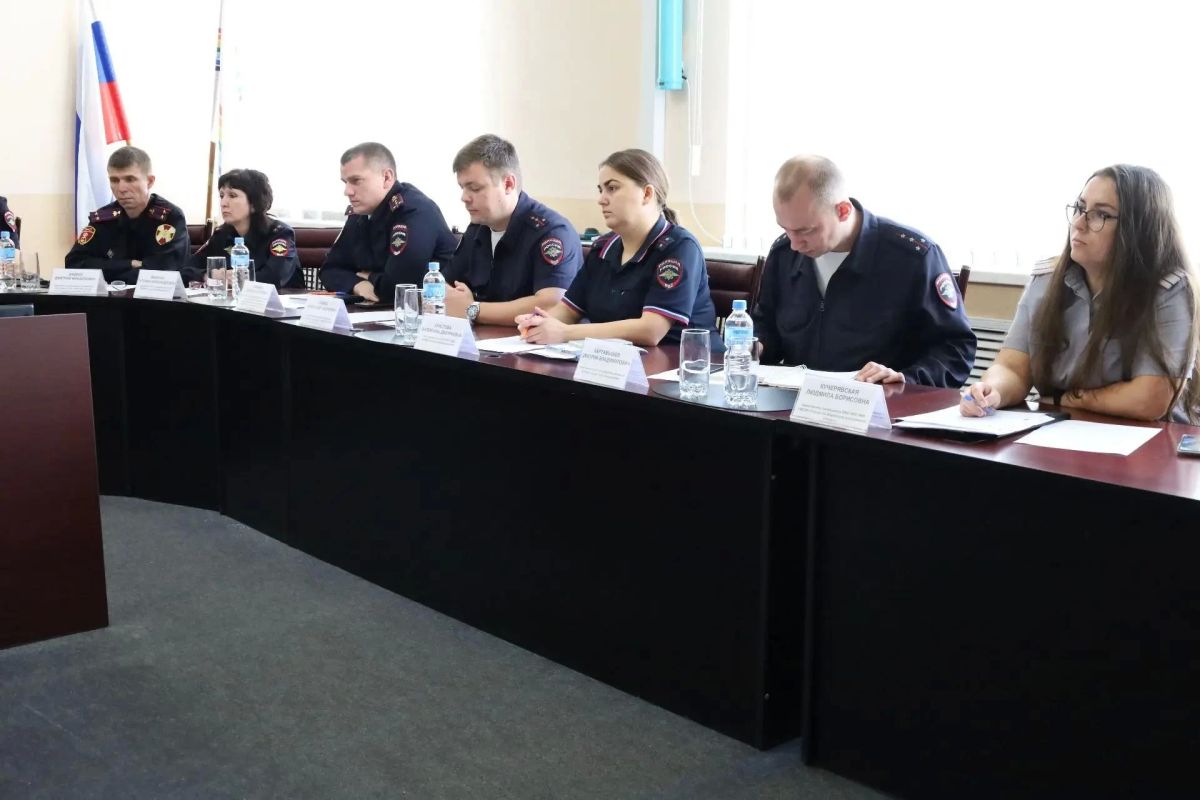 Профилактику наркомании и правонарушений обсуждали в мэрии Биробиджана Профилактику наркомании и правонарушений обсуждали в мэрии Биробиджана