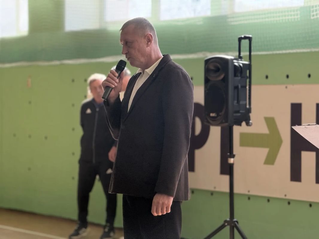 В Биробиджане стартовал Чемпионат ДФО по мини-футболу В Биробиджане стартовал Чемпионат ДФО по мини-футболу
