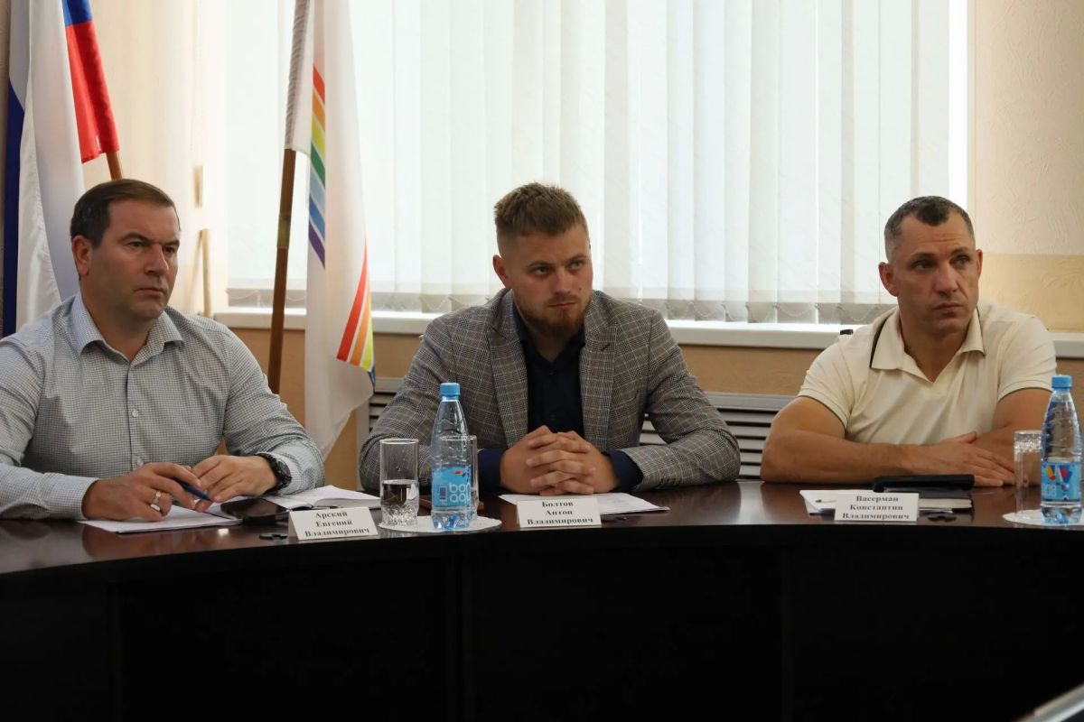 Кирилл Девятко сложил полномочия депутата Городской Думы Биробиджана Кирилл Девятко сложил полномочия депутата Городской Думы Биробиджана