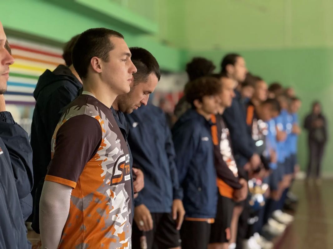В Биробиджане стартовал Чемпионат ДФО по мини-футболу В Биробиджане стартовал Чемпионат ДФО по мини-футболу