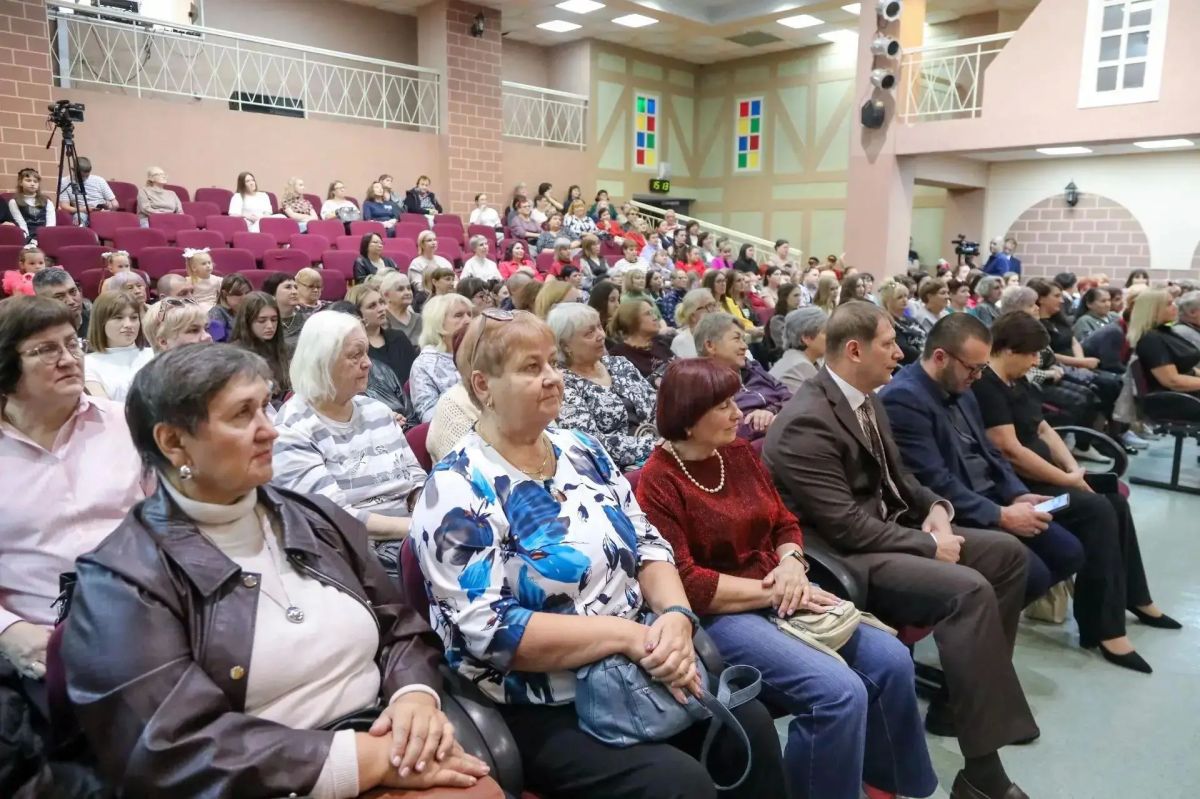 В Биробиджане чествовали работников дошкольного образования В Биробиджане чествовали работников дошкольного образования