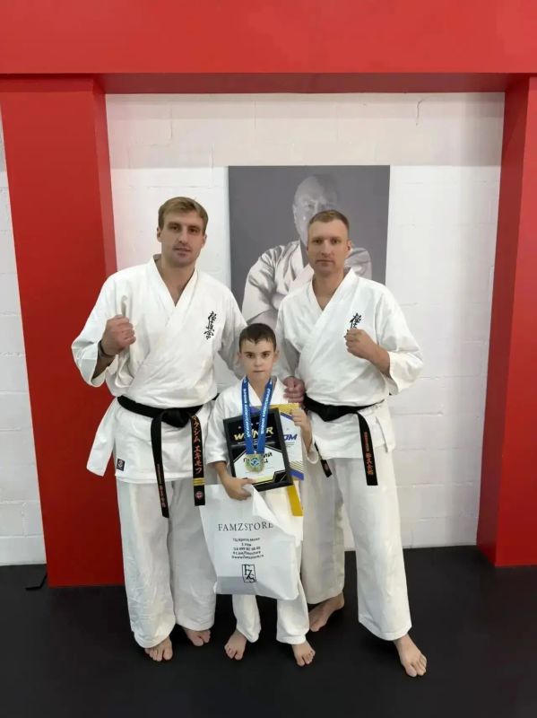 Спортсмены из ЕАО завоевали россыпь наград на турнире по карате «Open Tatami» в Хабаровске Спортсмены из ЕАО завоевали россыпь наград на турнире по карате «Open Tatami» в Хабаровске