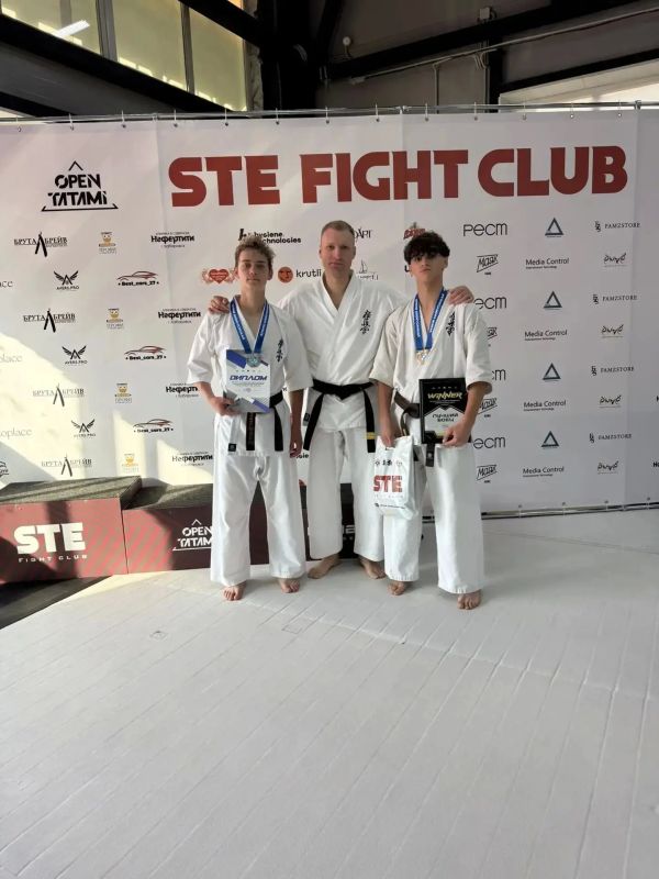 Спортсмены из ЕАО завоевали россыпь наград на турнире по карате «Open Tatami» в Хабаровске Спортсмены из ЕАО завоевали россыпь наград на турнире по карате «Open Tatami» в Хабаровске