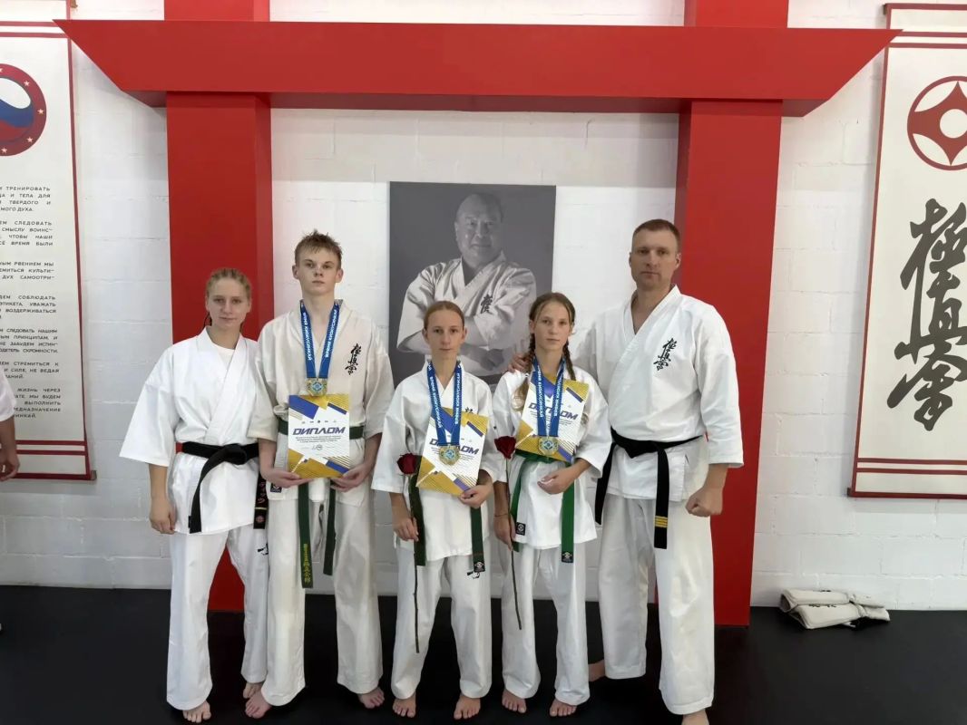 Спортсмены из ЕАО завоевали россыпь наград на турнире по карате «Open Tatami» в Хабаровске Спортсмены из ЕАО завоевали россыпь наград на турнире по карате «Open Tatami» в Хабаровске