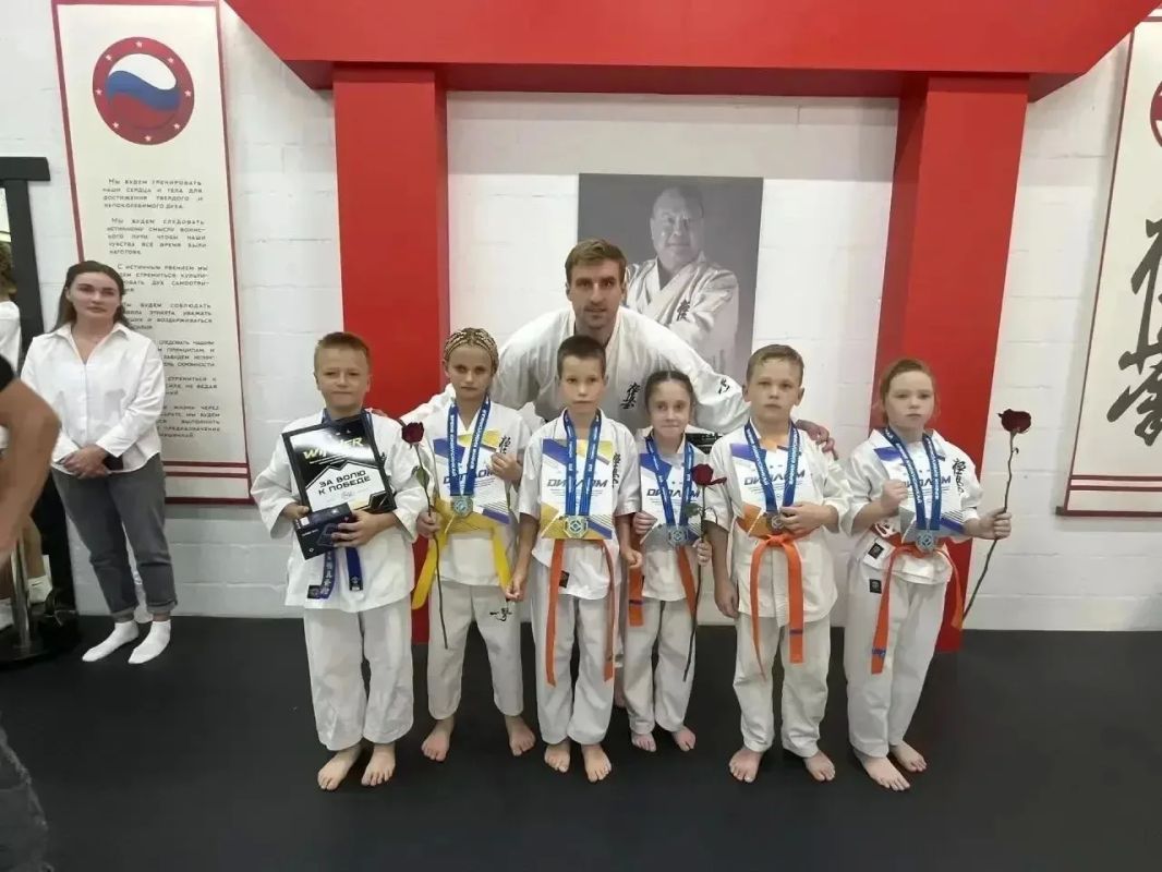 Спортсмены из ЕАО завоевали россыпь наград на турнире по карате «Open Tatami» в Хабаровске Спортсмены из ЕАО завоевали россыпь наград на турнире по карате «Open Tatami» в Хабаровске