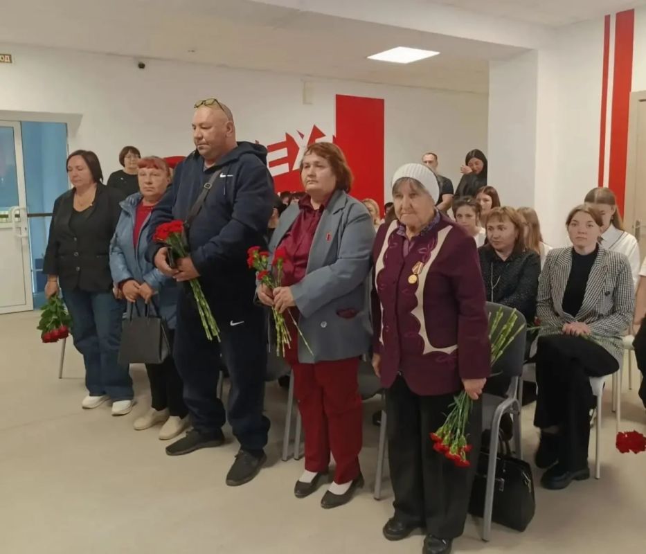 Память выпускников — участников СВО почтили в школе поселка Николаевка ЕАО