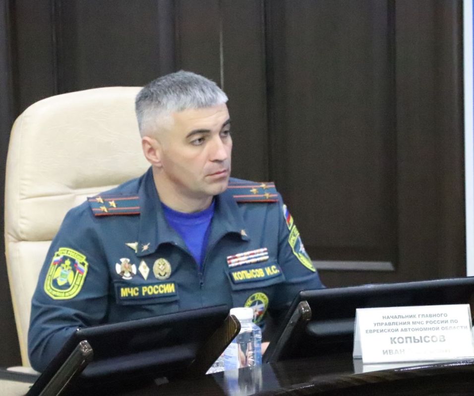 Сегодня под председательством прокурора Еврейской автономной области Дмитрия Седых состоялось межведомственное совещание, на котором обсуждены вопросы состояния законности при подготовке региона к пожароопасному периоду и... Сегодня под председательством прокурора Еврейской автономной области Дмитрия Седых состоялось межведомственное совещание, на котором обсуждены вопросы состояния законности при подготовке региона к пожароопасному периоду и...